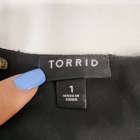 Torrid Size 1X Lurex Star Surplice Ruffle Hem Top Black Plus Size Blouse U - Picture 8 of 11